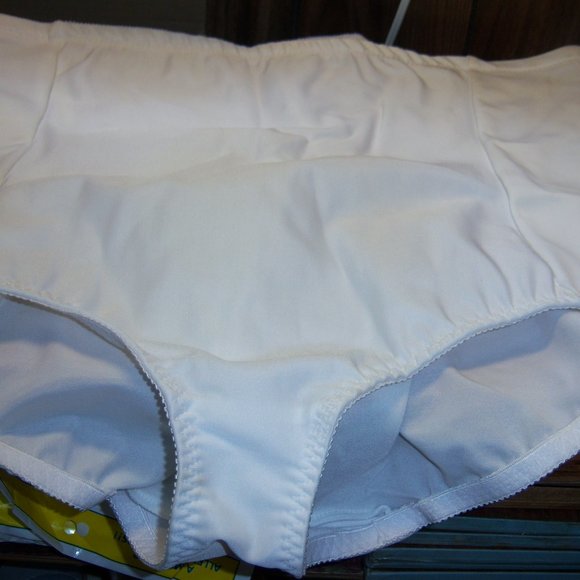 Crownette Bright White Shaping or Control Panty Brief Waist Size 48 9X - Picture 1 of 2